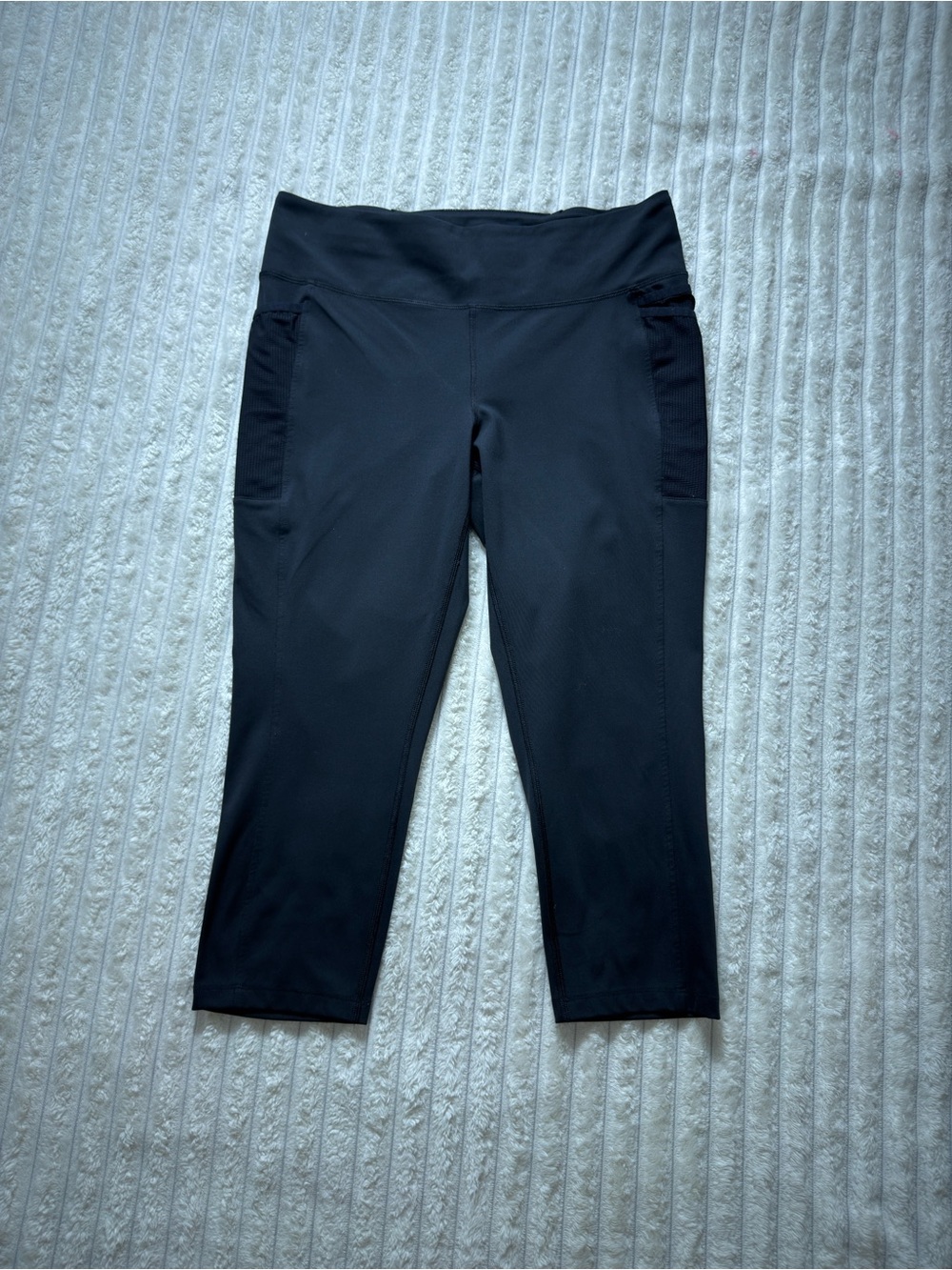Mountain Hardwear Women's Black Capri Leggings Mid Rise Pockets Size L